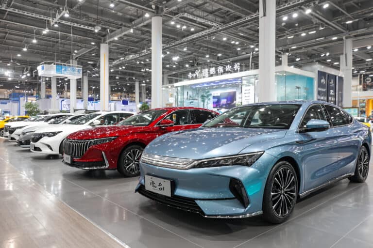 La Cina ha vietato la vendita di auto sottocosto per fermare la guerra dei prezzi