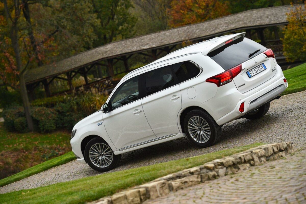 Mitsubishi Outlander PHEV 2019