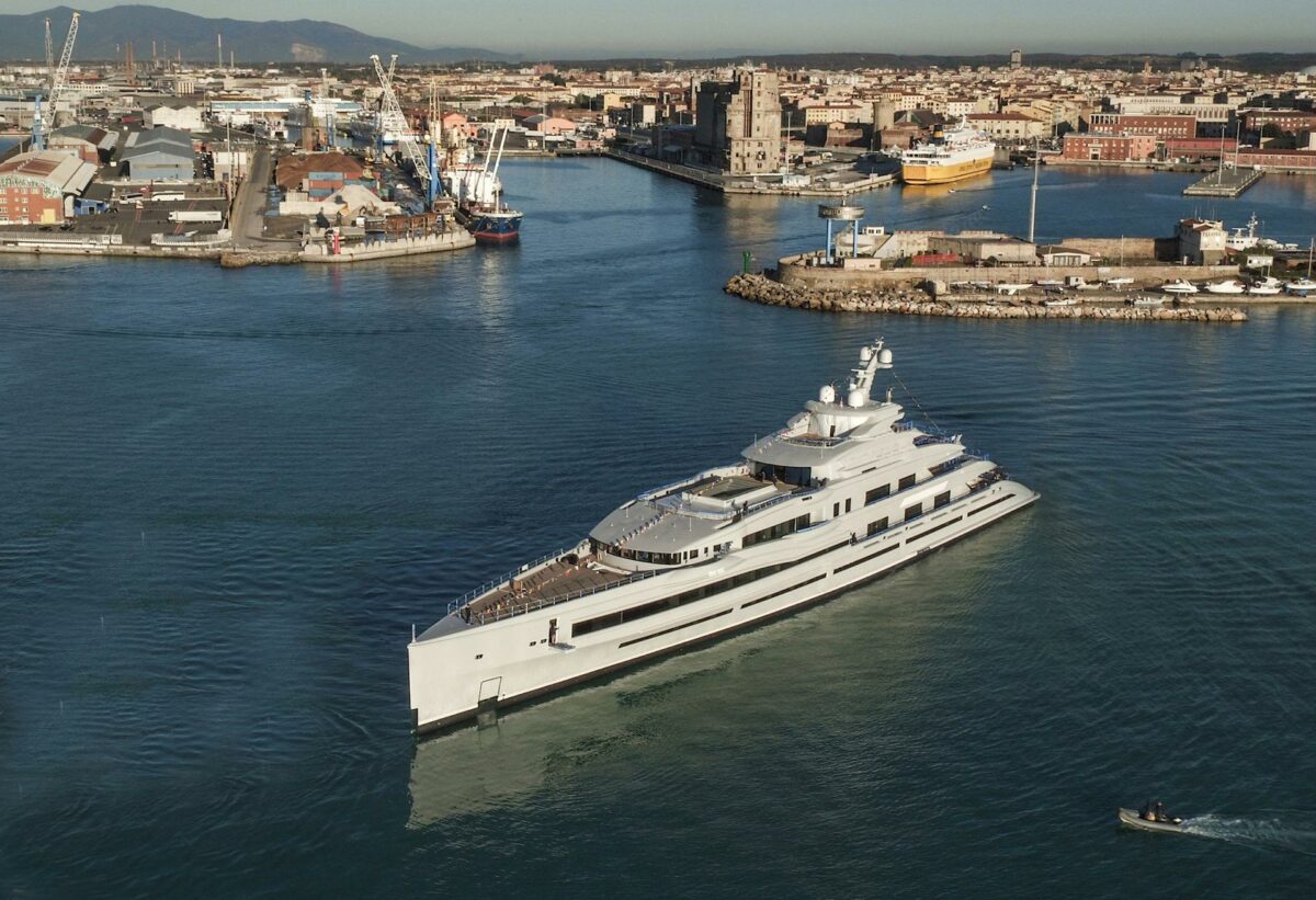 Benetti FB 277