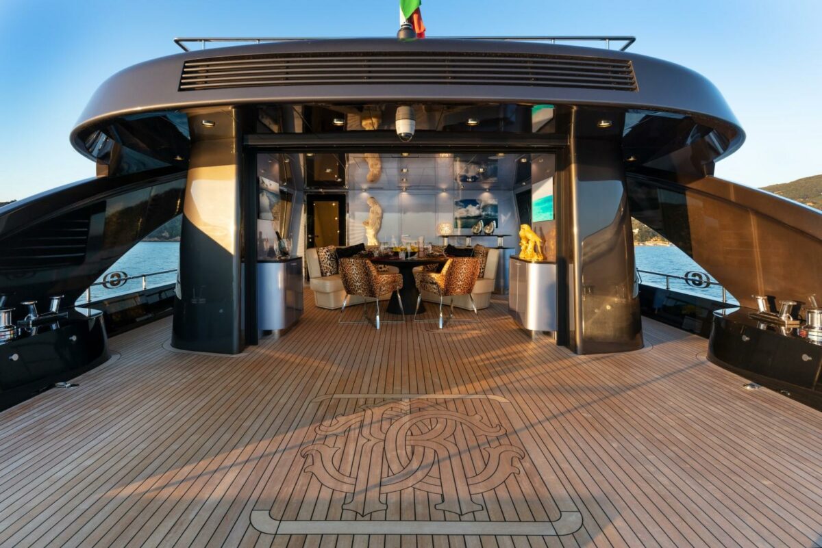 Nuovo yacht Roberto Cavalli 