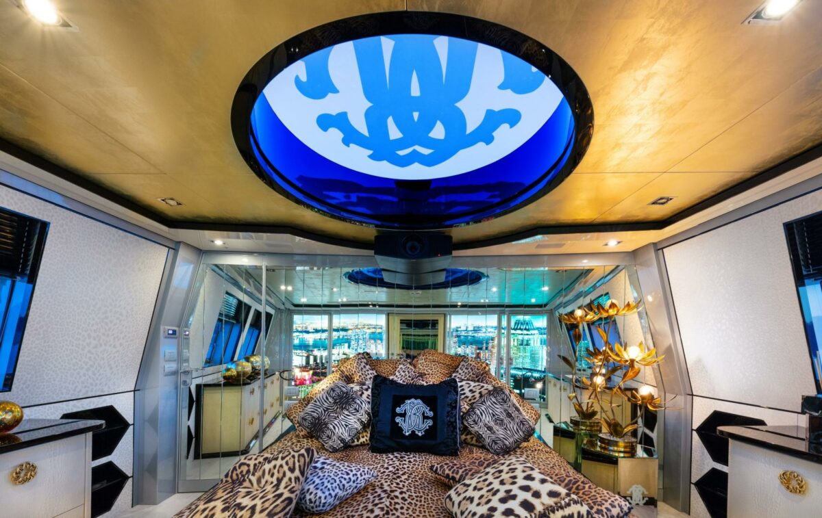 Nuovo yacht Roberto Cavalli