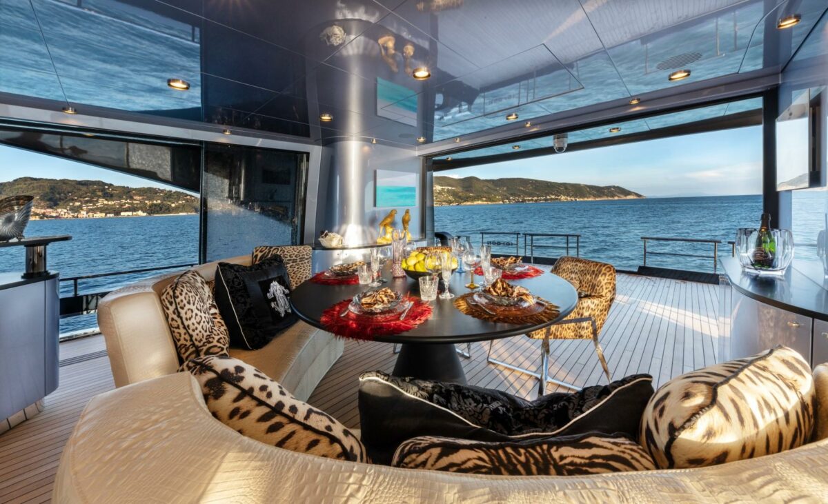 Nuovo yacht Roberto Cavalli 
