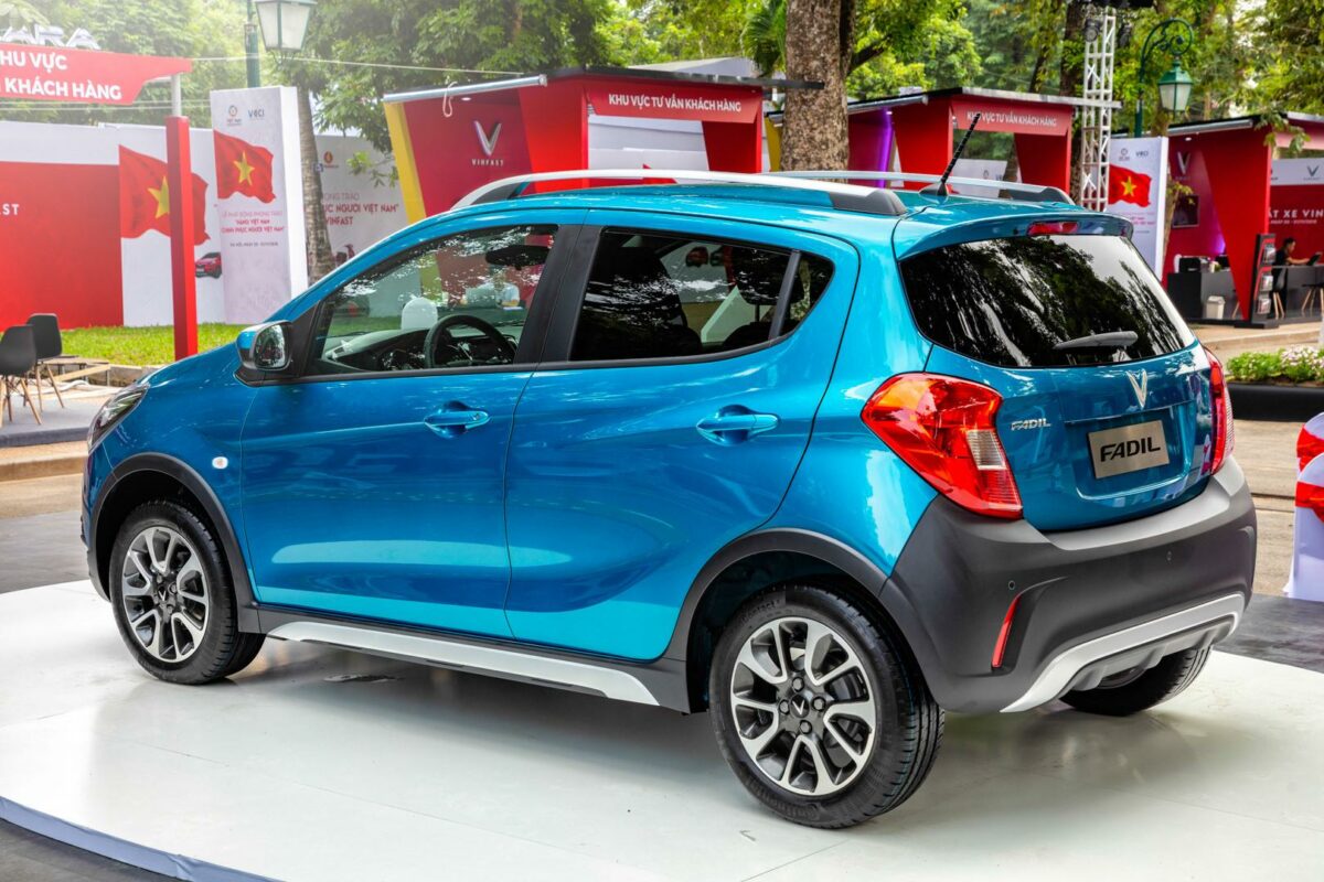 Vinfast Fadil blu