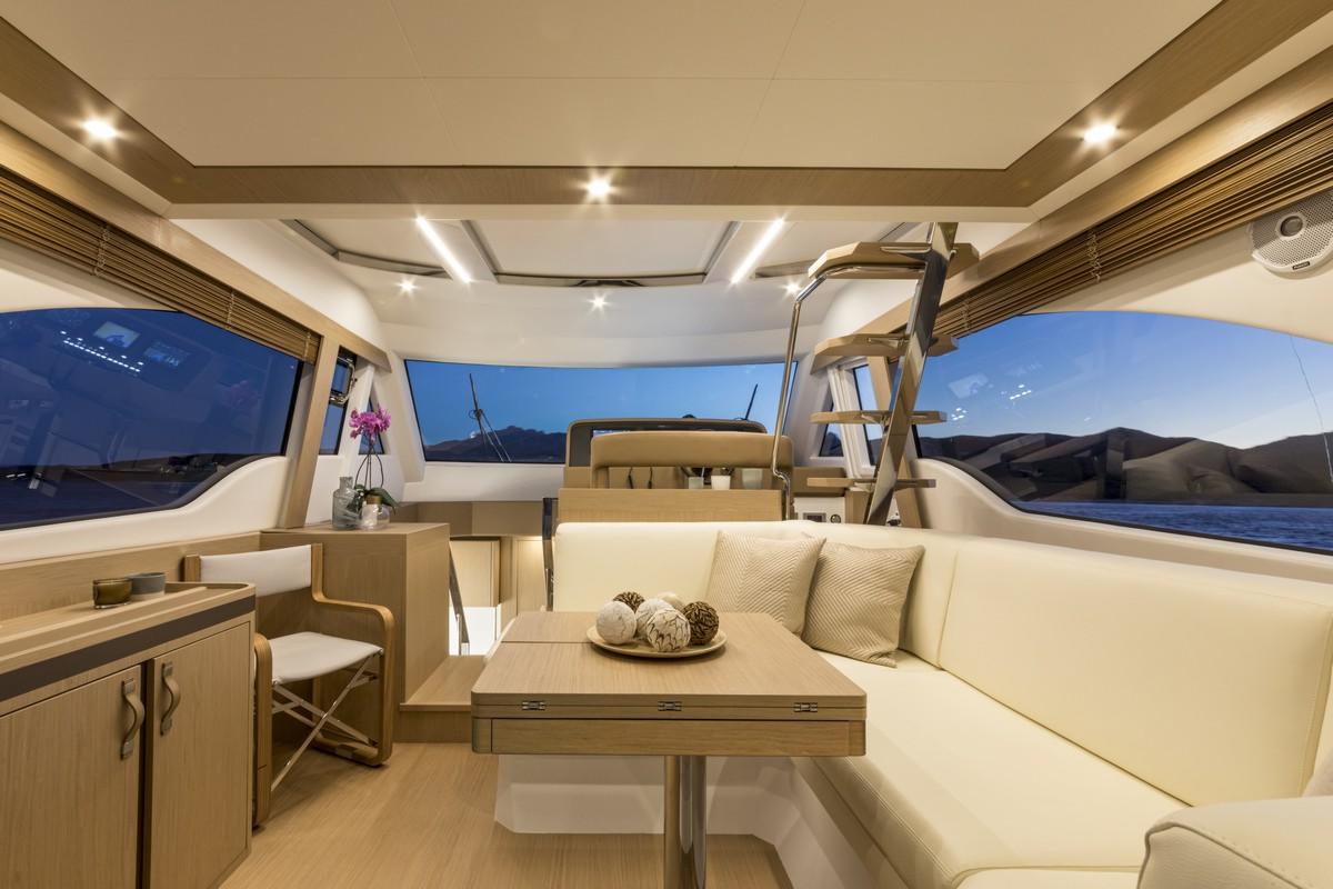 Solaris Power 55 yacht