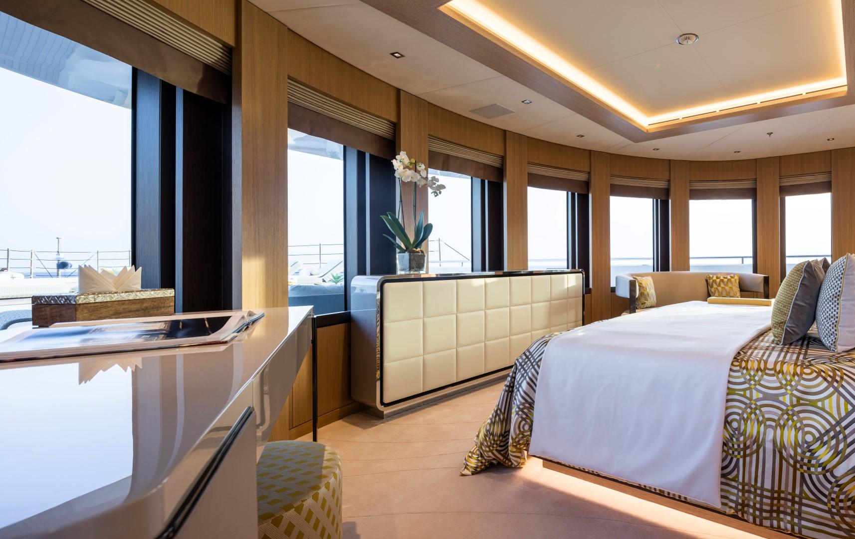 Benetti MY Metis