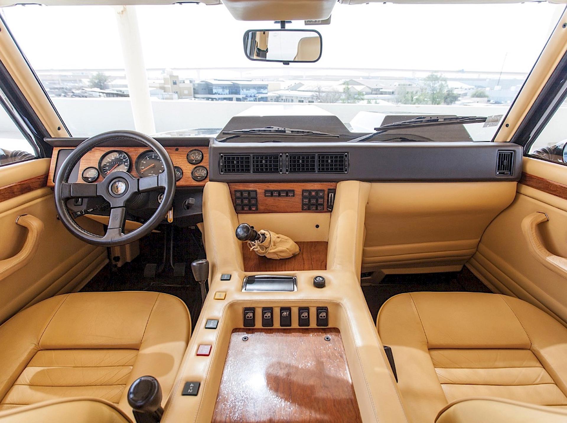 Lamborghini LM002