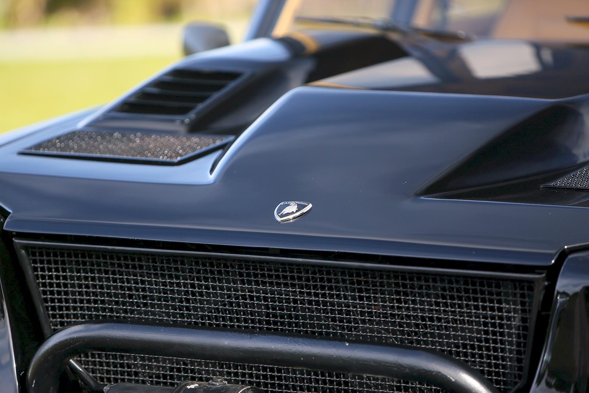 Lamborghini LM002