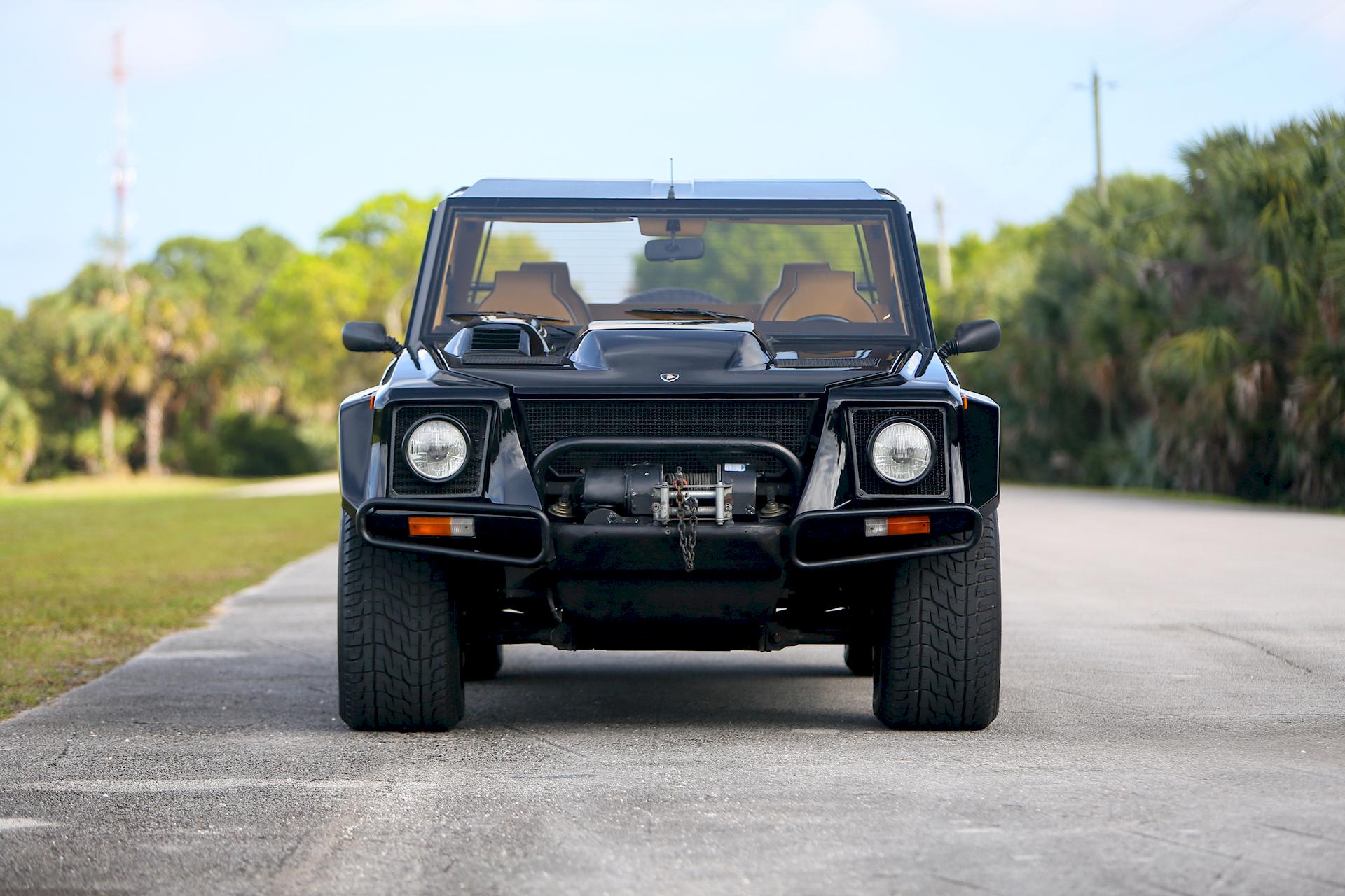 Lamborghini LM002