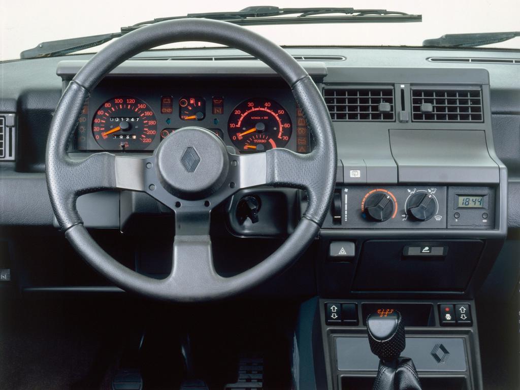 renault 5 gt turbo interni