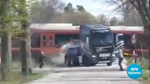 Camionista-idiota-fa-deragliare-un-treno