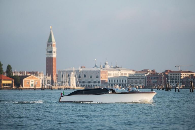 Thunder taxi ibrido Venezia