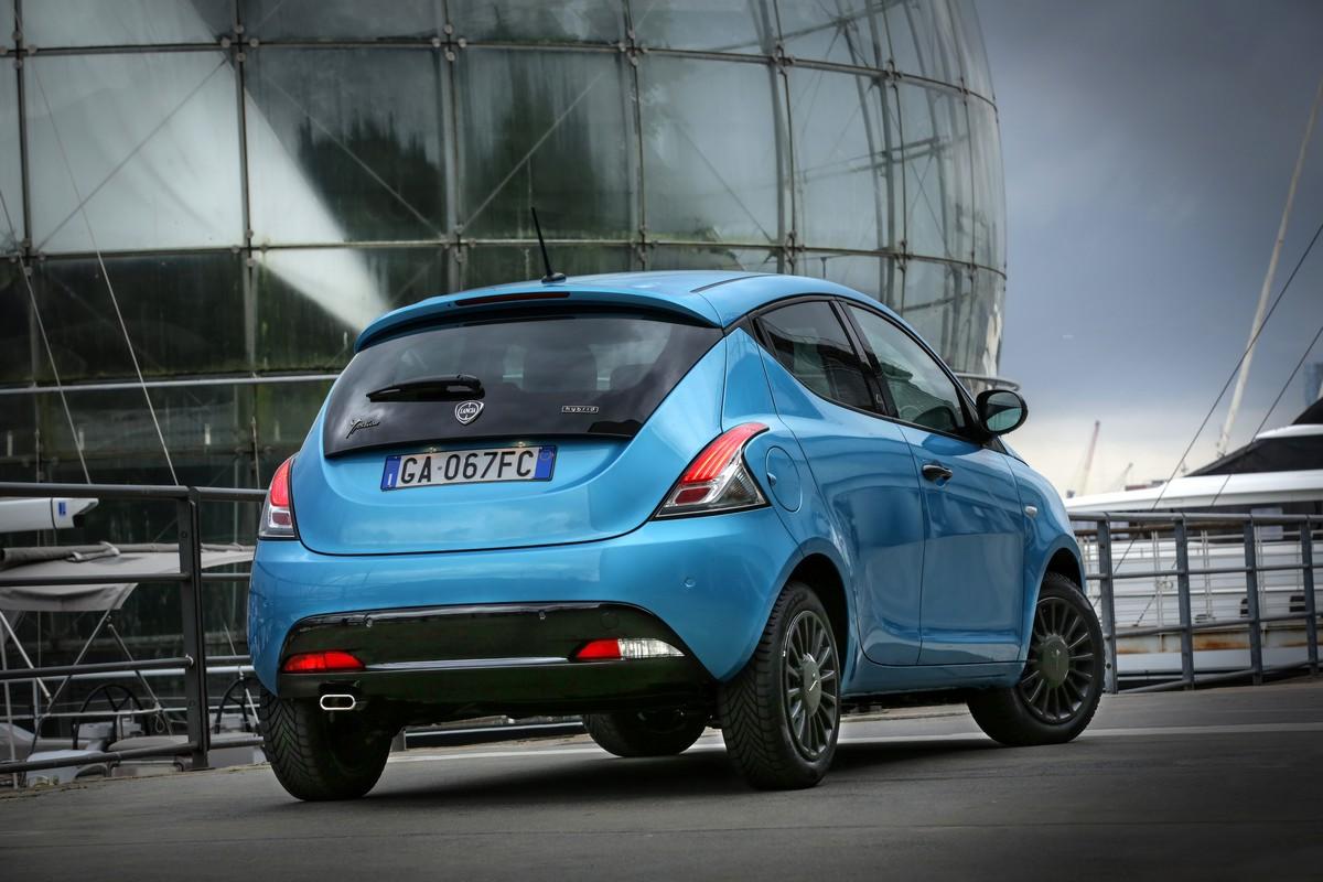 Lancia Ypsilon Hybrid EcoChic 