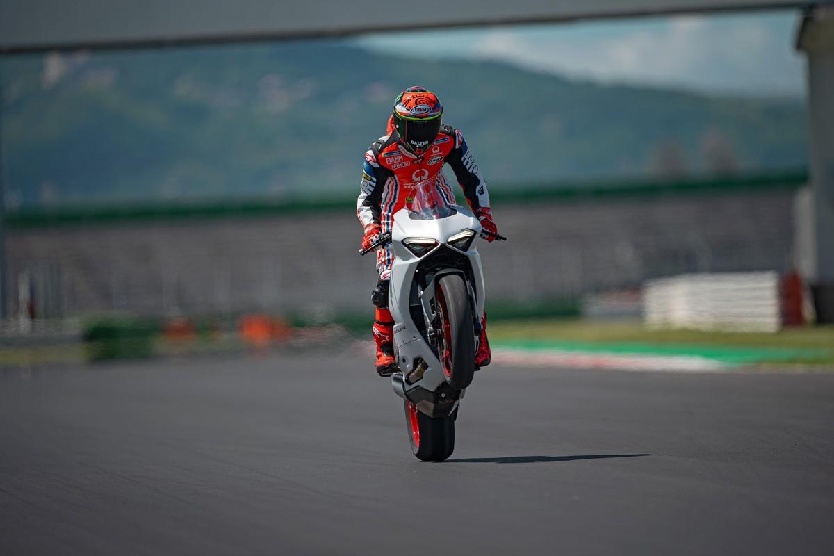 Ducati Panigale V2 White Rosso