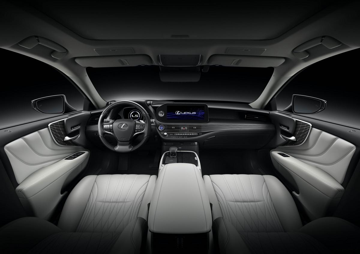 Nuova Lexus LS