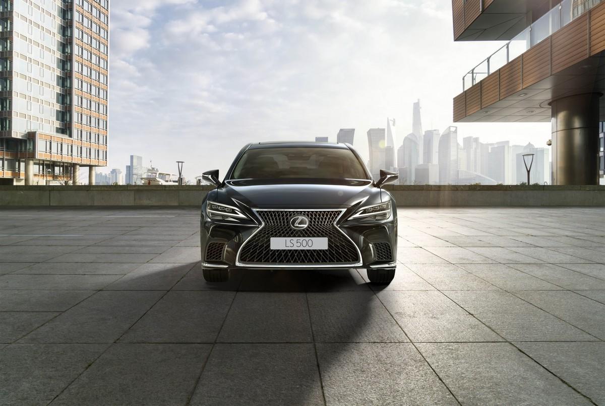 Nuova Lexus LS