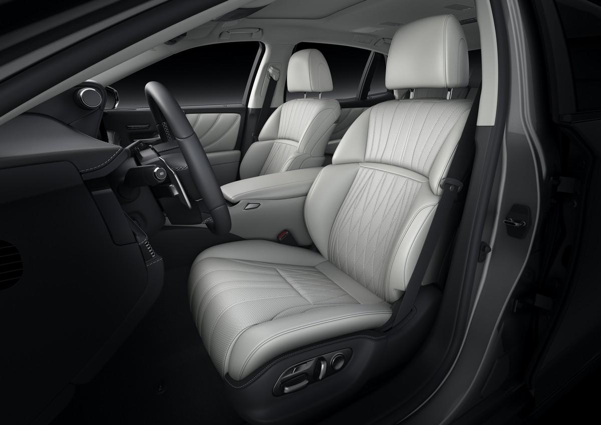 Nuova Lexus LS