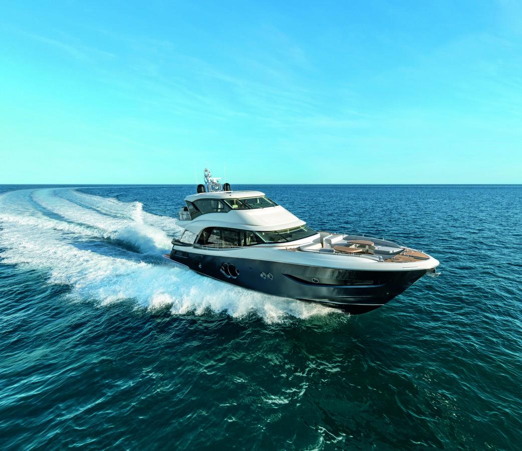 Monte Carlo Yachts 76 Skylounge