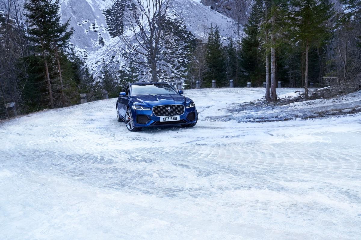 Nuova Jaguar XF 2021