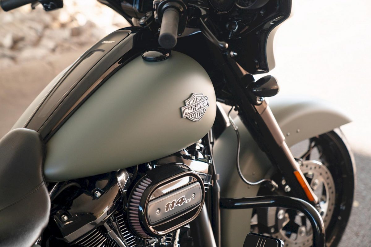 FLHXS Harley-Davidson Street Glide Special