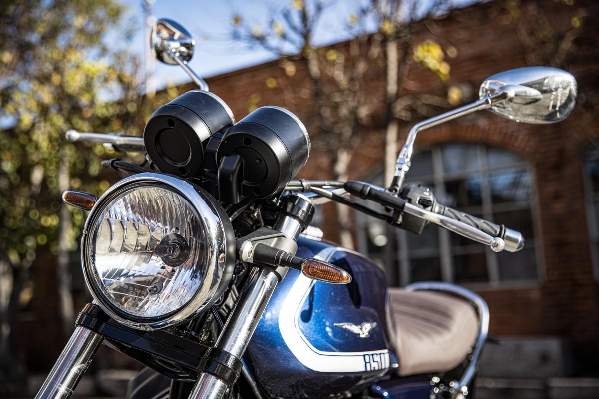 Moto Guzzi V7 2021