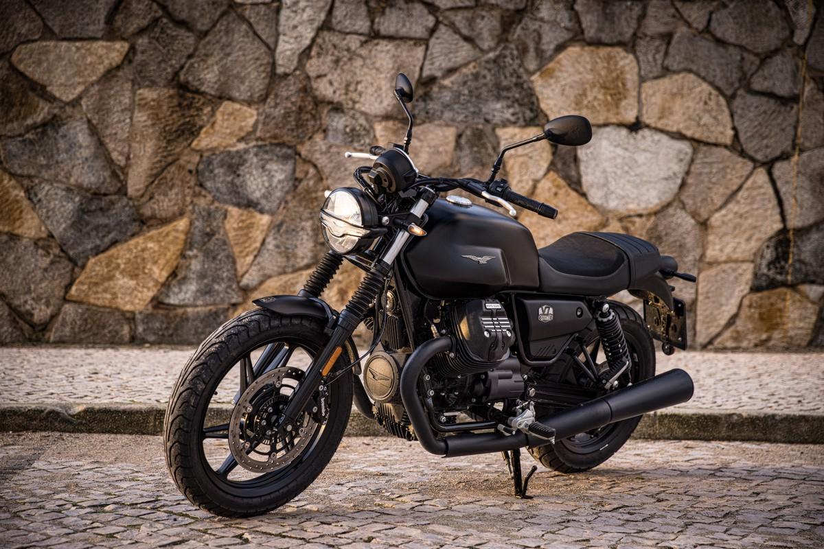 Moto Guzzi V7 2021