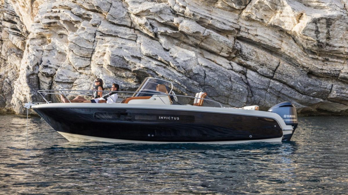 Invictus Yacht Yamaha