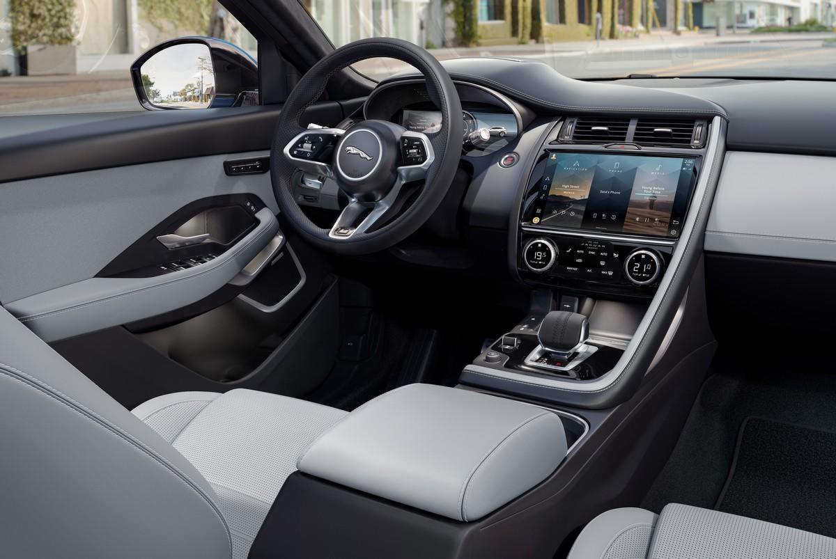 Jaguar E-Pace R-Dynamic Black Edition