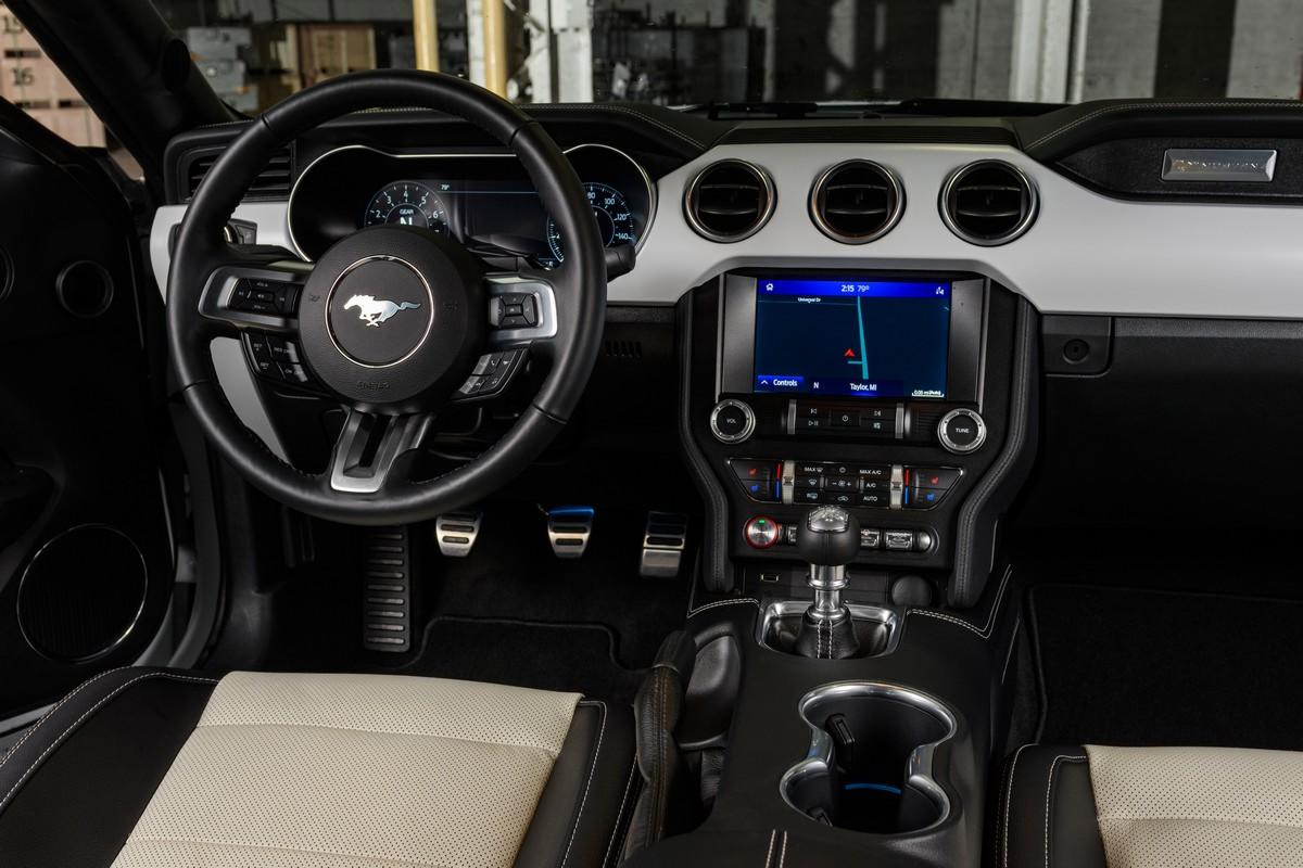 Ford Mustang Ice White Edition 2022