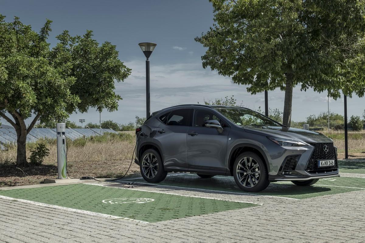 Nuova Lexus NX