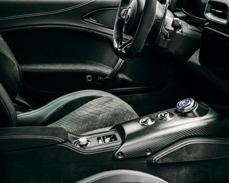 Maserati MC20 Alcantara