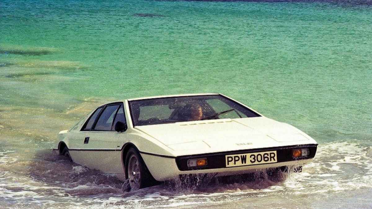 Lotus Esprit Submarine Car