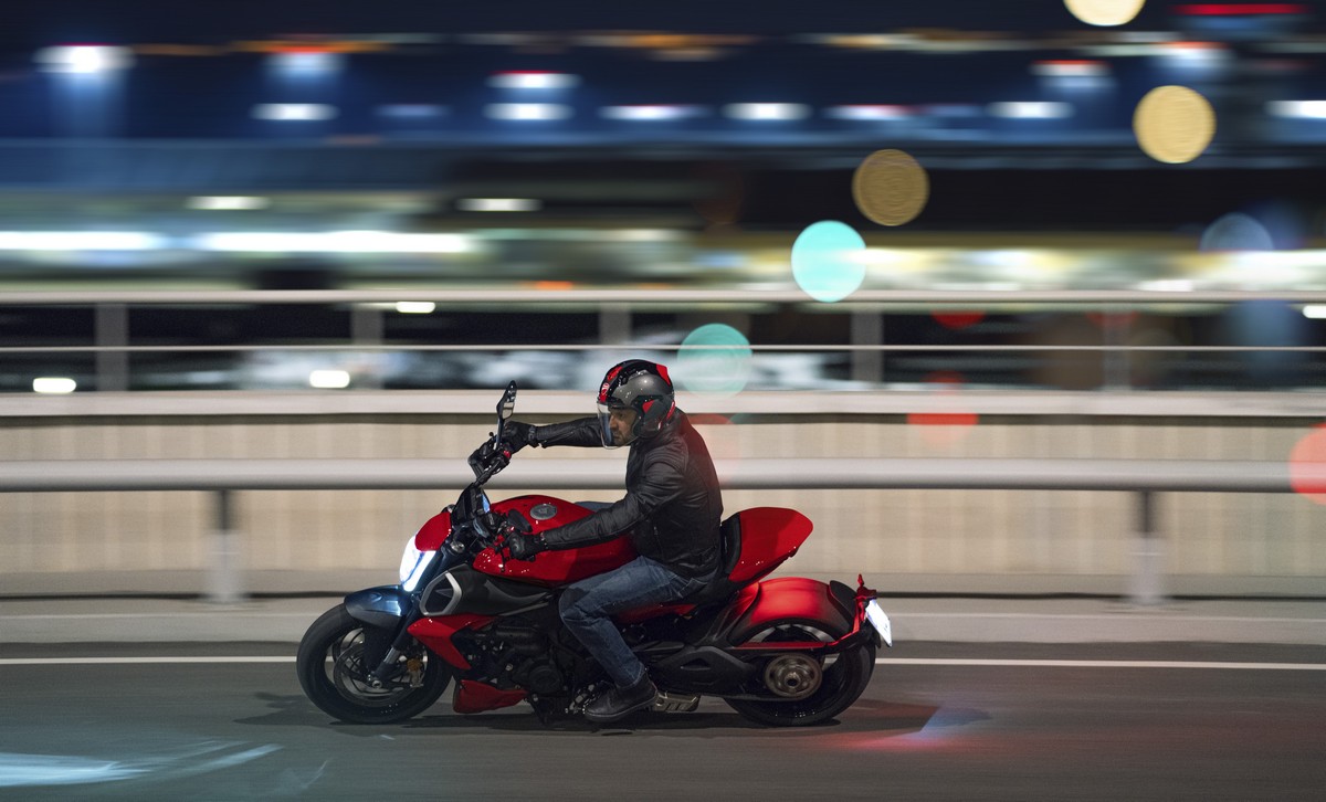 Ducati Diavel V4 2023