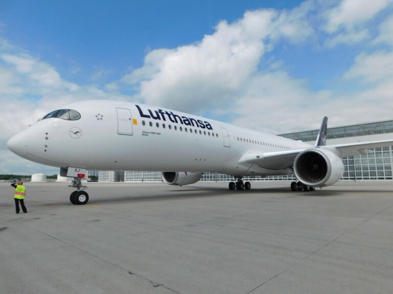 lufthansa Airbus A350
