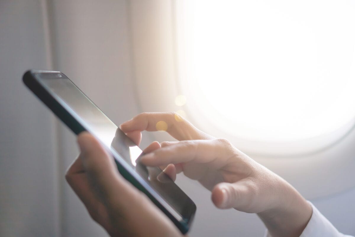 airplane mode flight smartphone