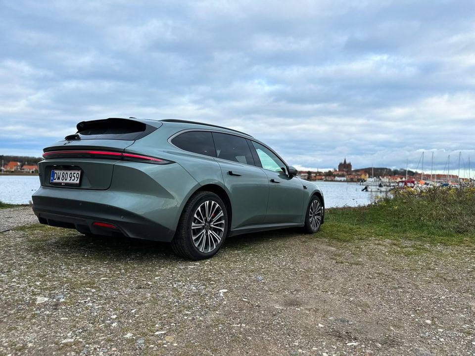Nio ET5
