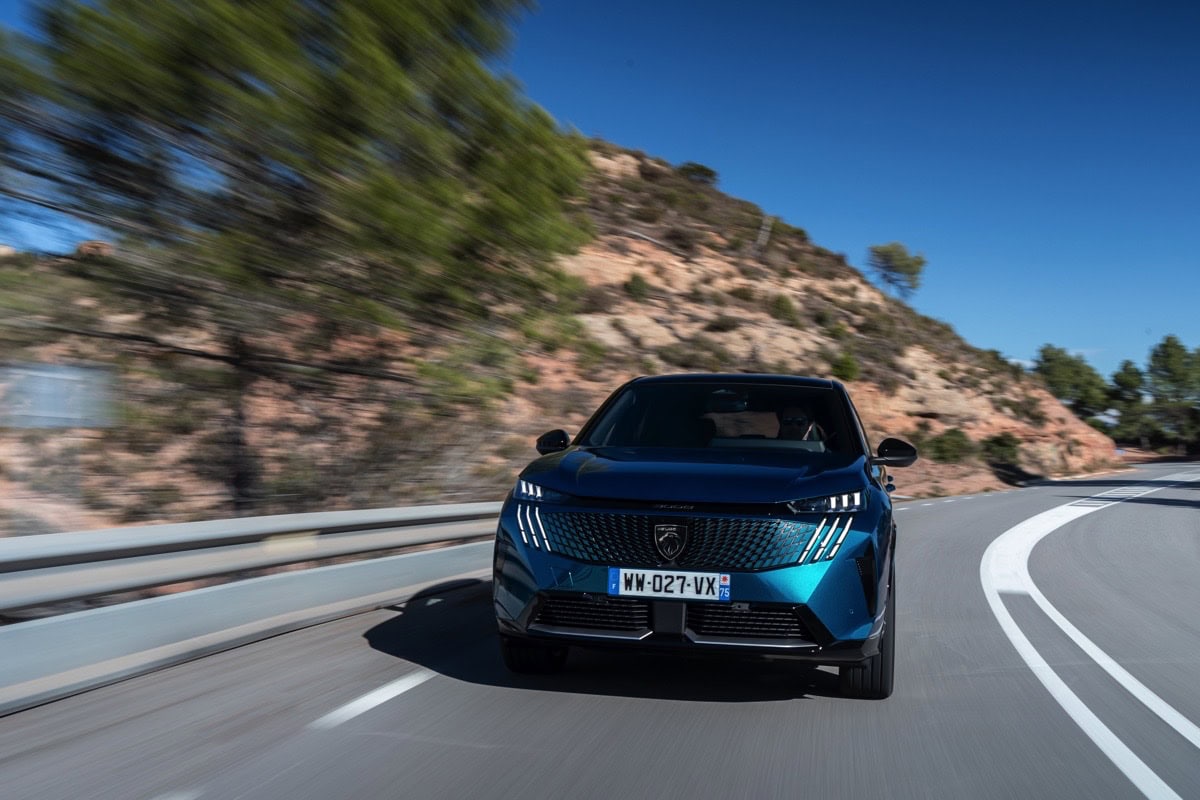 Peugeot E3008