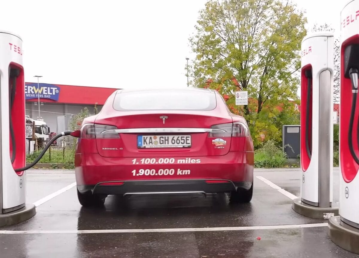 tesla model s record km