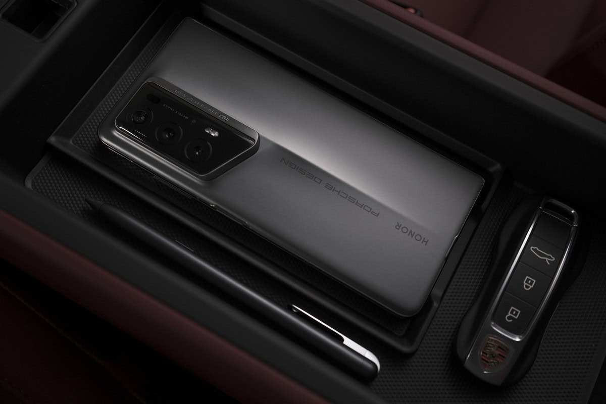 Porsche Design Honor Magic V2 RSR