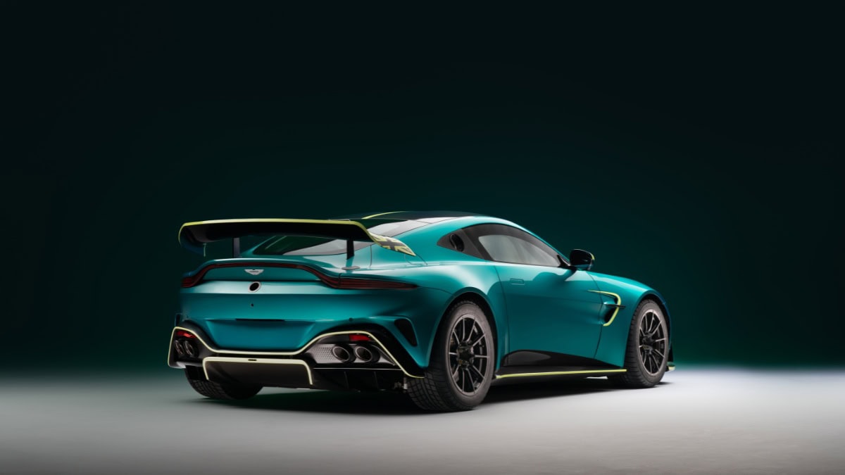 Aston Martin Vantage GT4