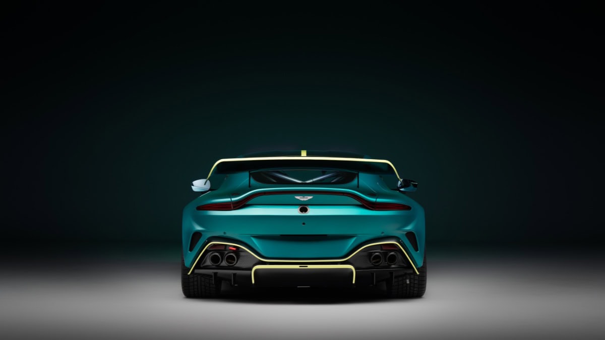Aston Martin Vantage GT4