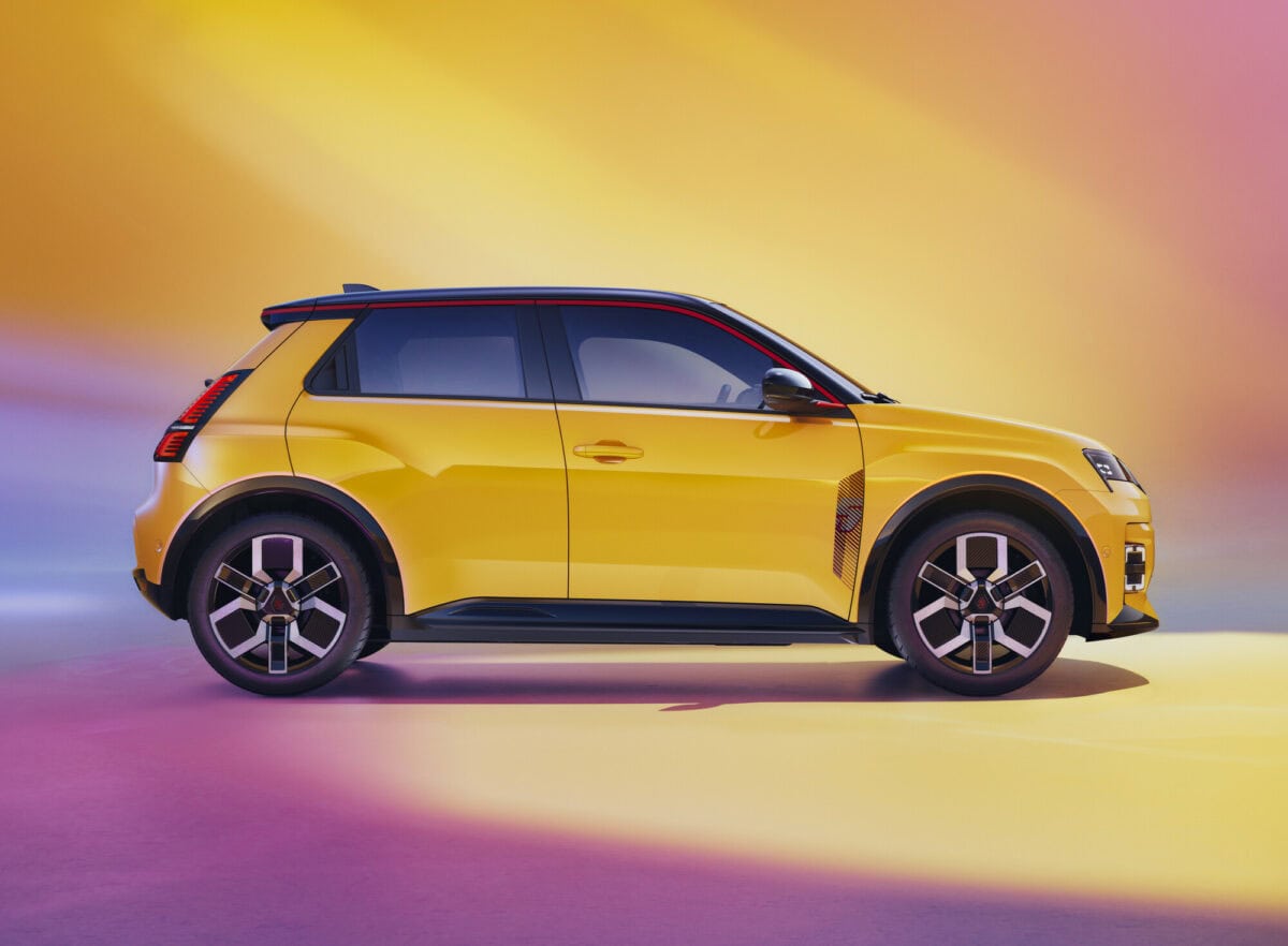 Nuova Renault 5 E-Tech electric lato