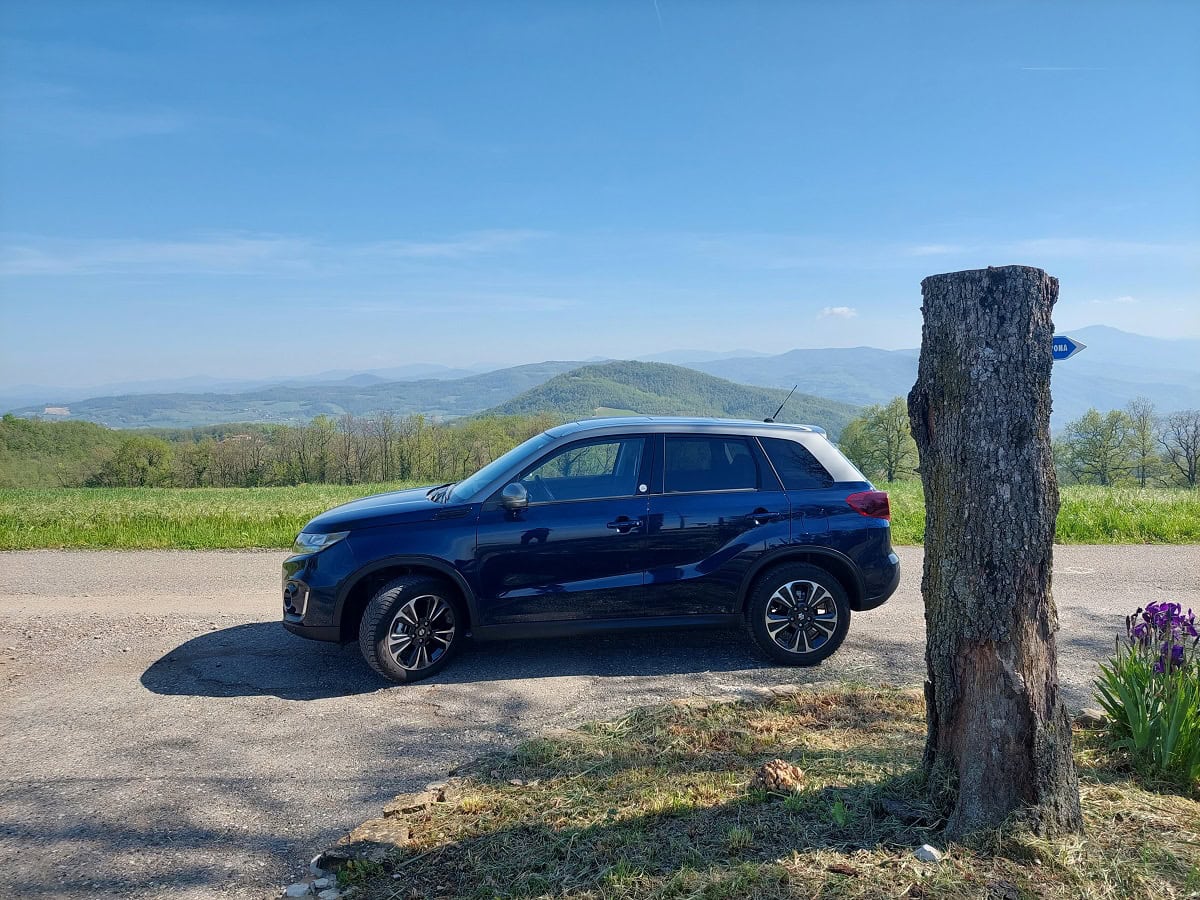 Esterni Suzuki Vitara Hybrid Yoru