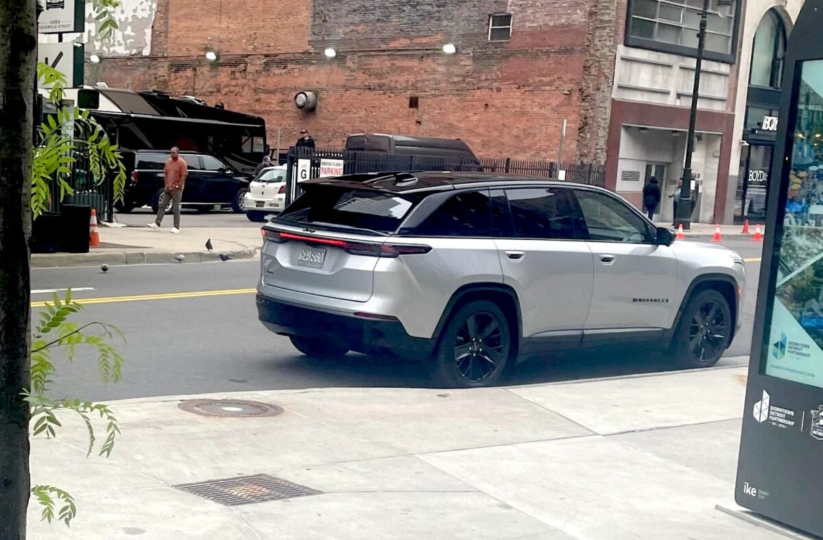 Jeep Wagoneer S EV