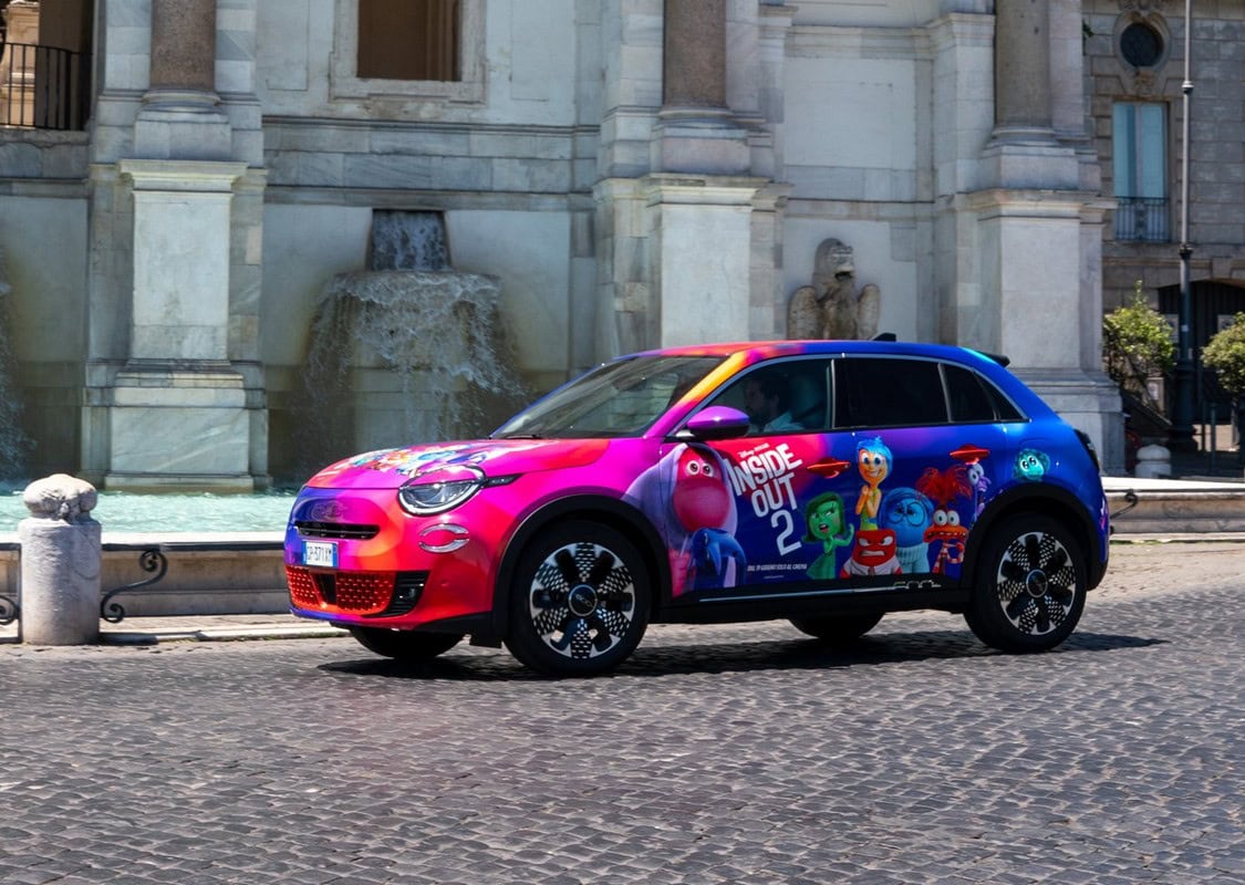 Fiat 600 Hybrid Inside Out 2