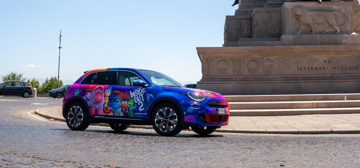Fiat 600 Hybrid Inside Out 2