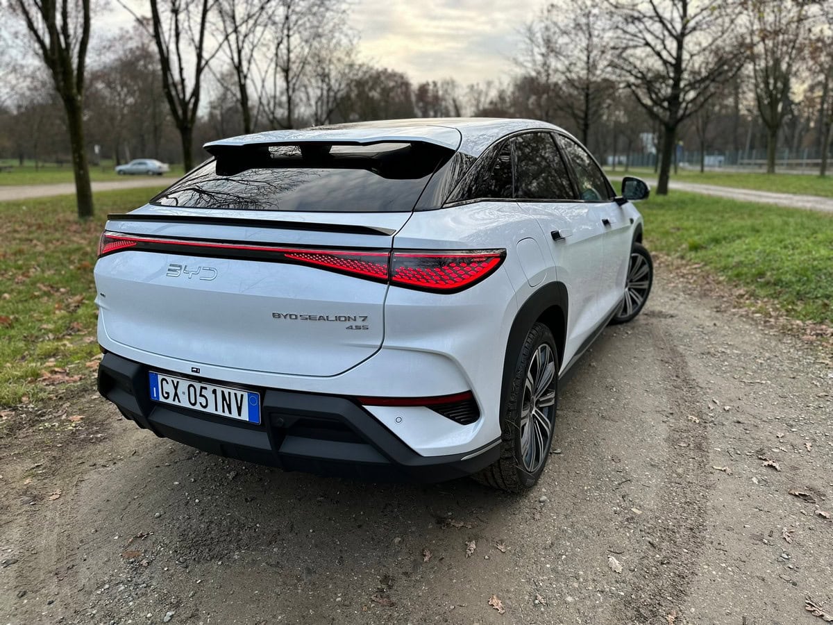 BYD Sealion 7