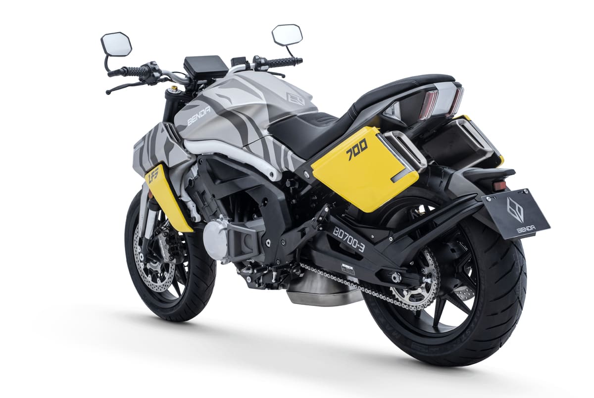 Benda LFS 700 naked back