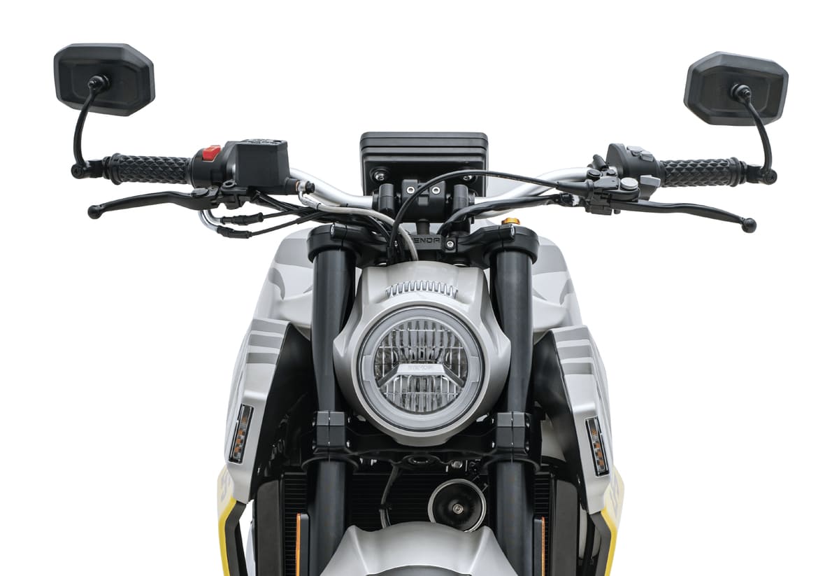 Benda LFS 700 naked front