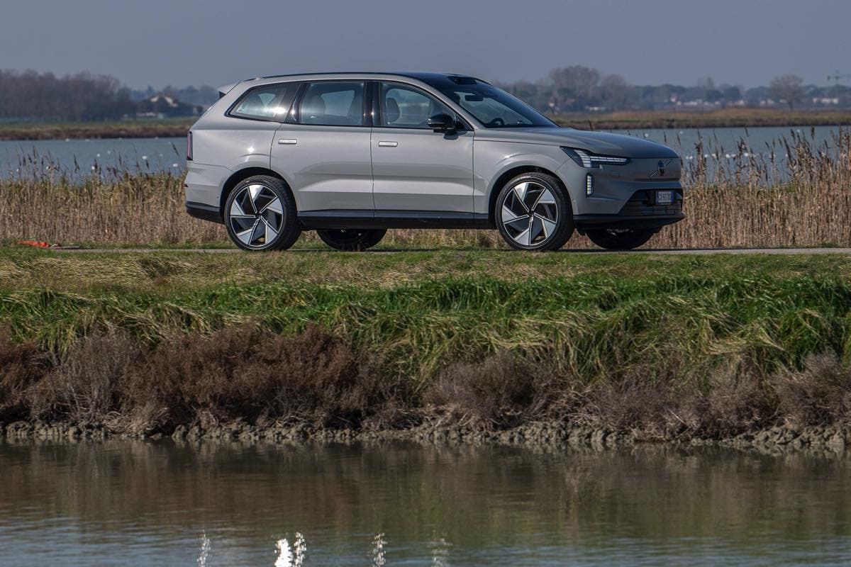 Volvo EX90