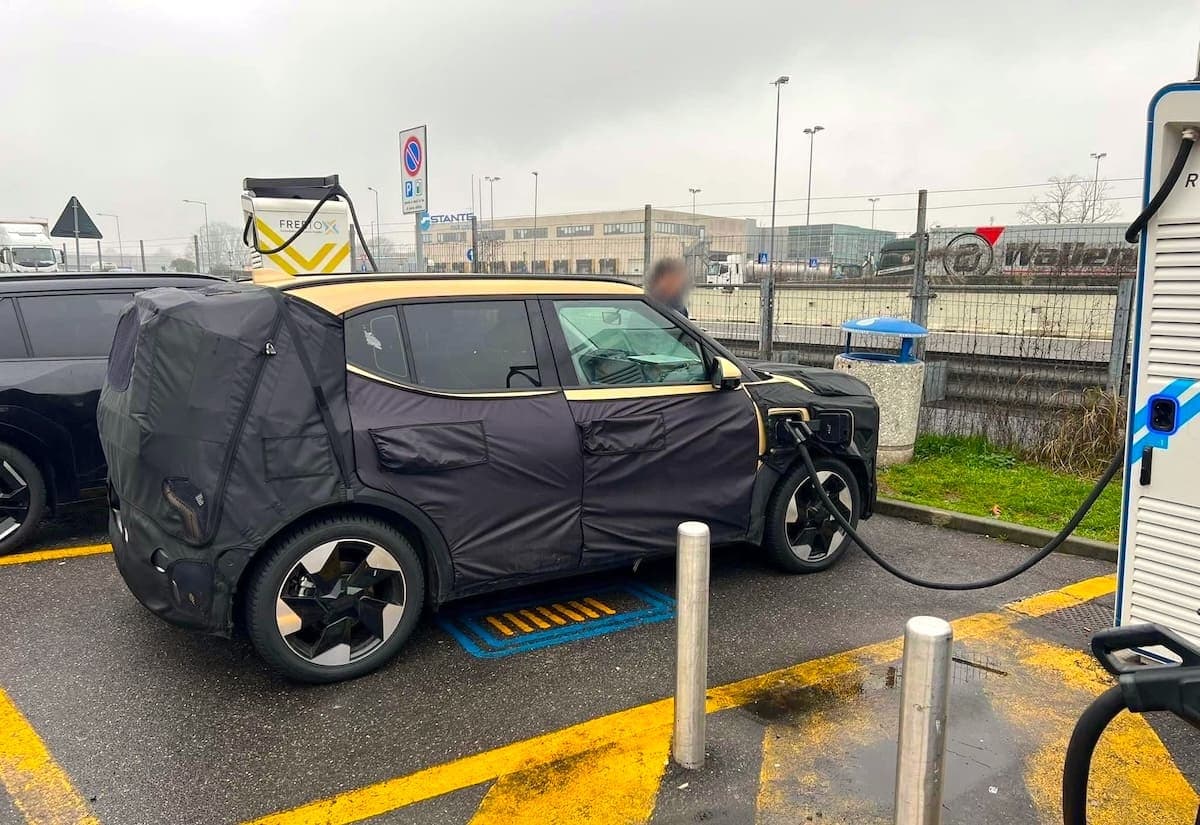 foto spia kia ev2